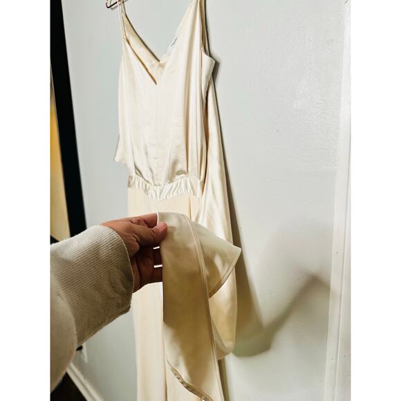 OBANDO COLLECTIVE Women's Ivory White Wide Leg Satin Cape Jumpsuit Size 2 - Picture 10 of 14